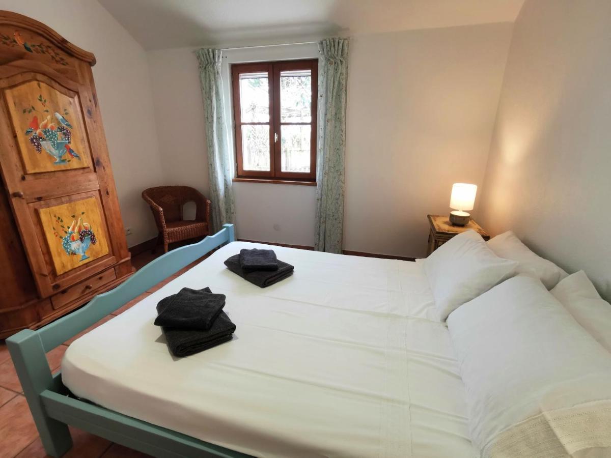3 Self-Contained Gites With Pool And Games Room Saint-Georges-de-Noisne Exterior photo