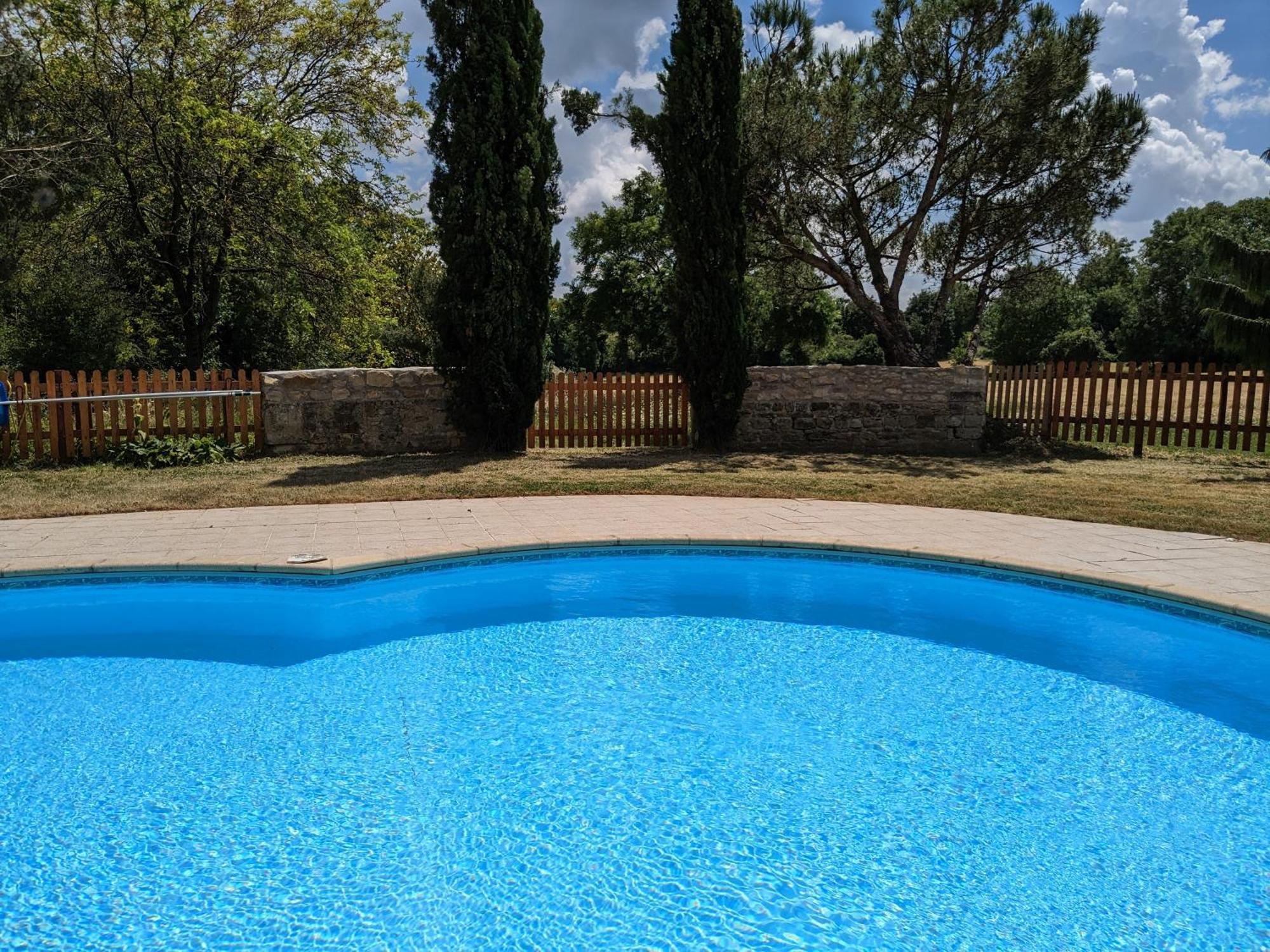 3 Self-Contained Gites With Pool And Games Room Saint-Georges-de-Noisne Exterior photo
